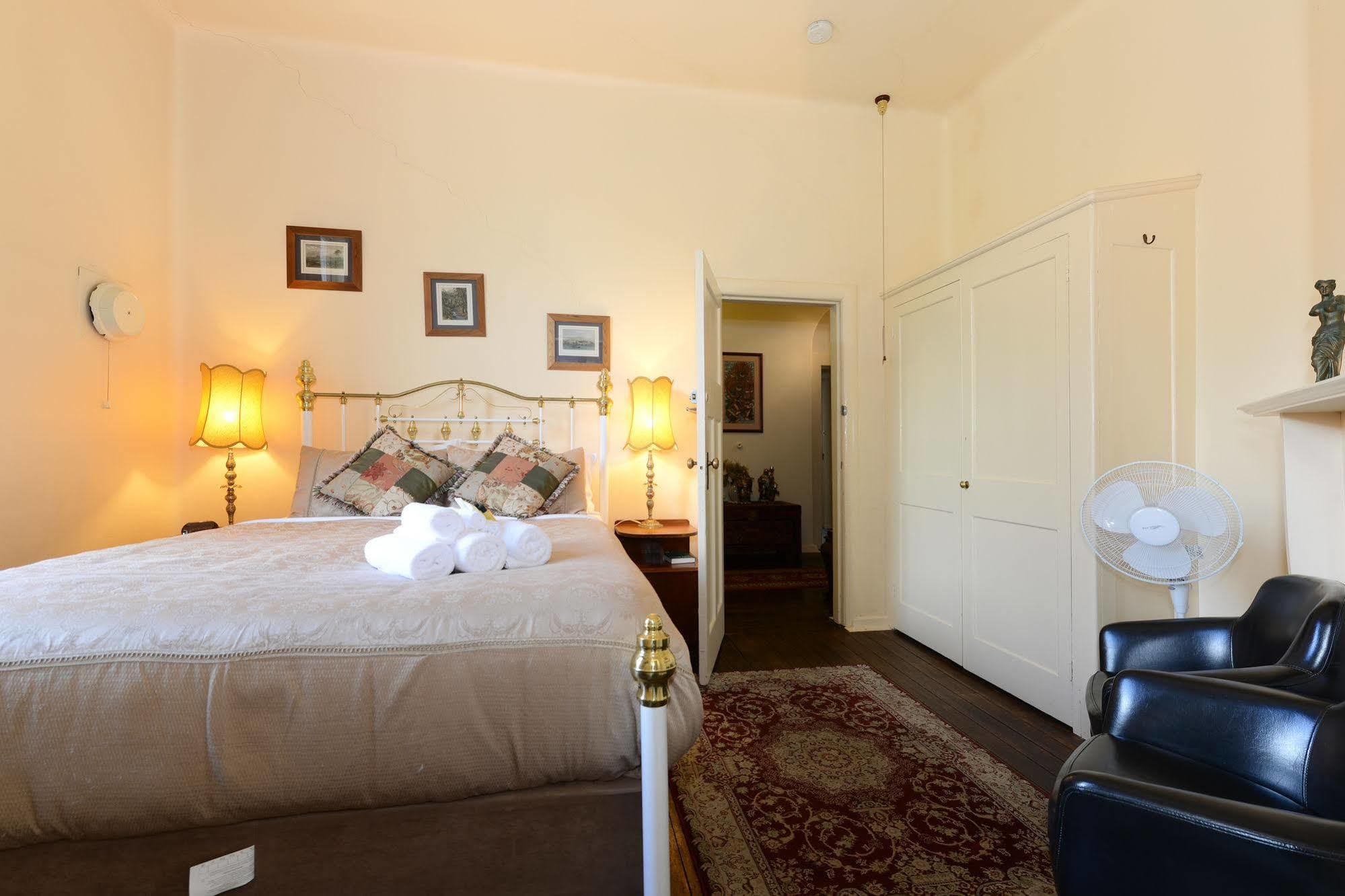 Edinburgh Gallery Bed & Breakfast Hobart Exteriör bild